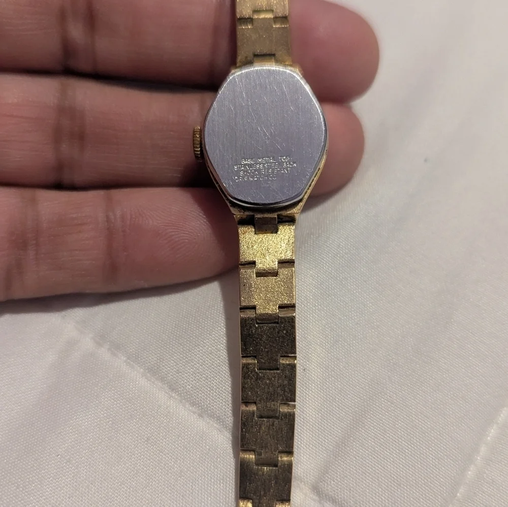 Oris Gold Timepiece with Ivory Dial